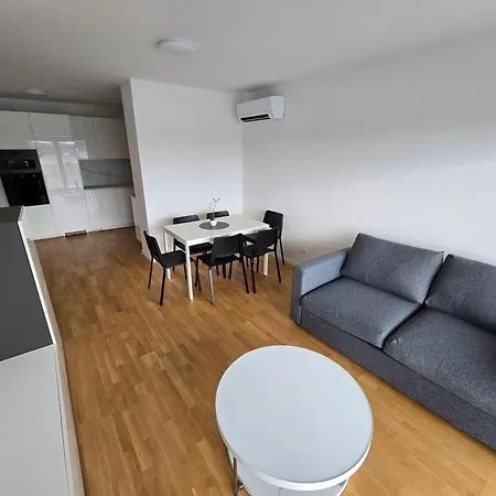 Apartma Tri Srca 2 Sobi *
